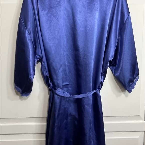New Lilac and London Satin Robe - Picture 5 of 7
